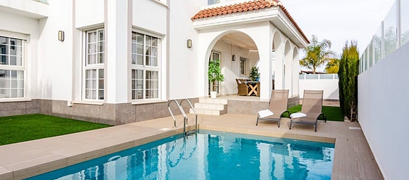 En megler med gode referanser -  SPANIA1.no