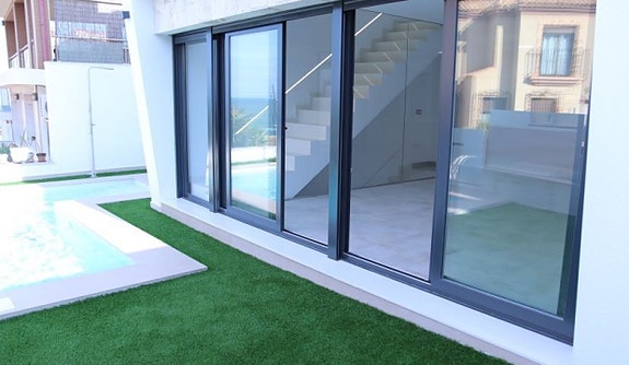 En megler med gode referanser - SPANIA1.no