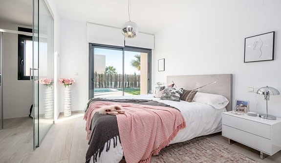 En megler med gode referanser - se SPANIA1.no