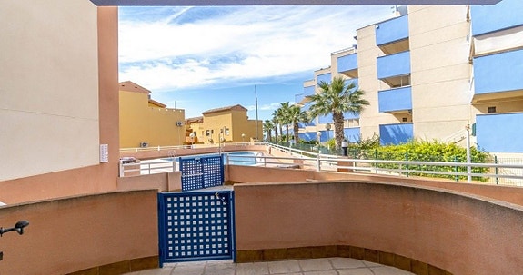 Bruk en megler med gode referanser - se SPANIA1.no