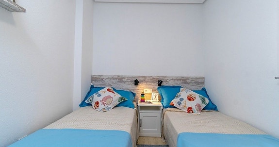 Bruk en megler med gode referanser - se SPANIA1.no