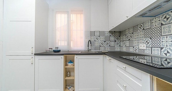 Bruk en megler med gode referanser - se SPANIA1.no