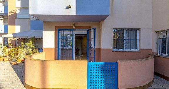 Bruk en megler med gode referanser - se SPANIA1.no