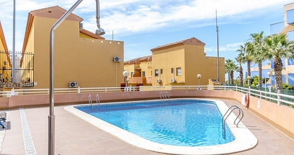 Bruk en megler med gode referanser - se SPANIA1.no