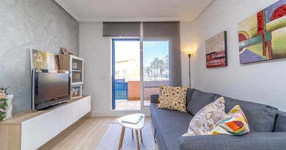 Bruk en megler med gode referanser - se SPANIA1.no