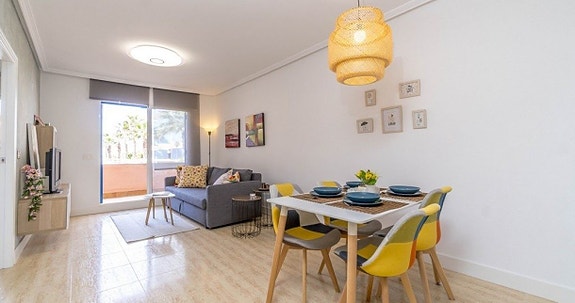 Bruk en megler med gode referanser - se SPANIA1.no