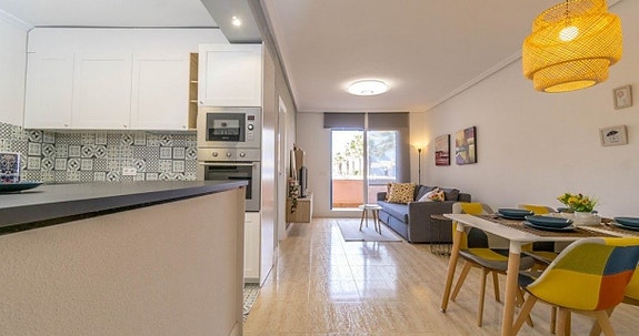 Bruk en megler med gode referanser - se SPANIA1.no