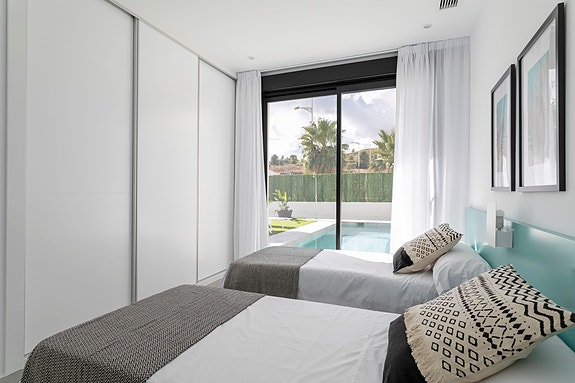 En megler med gode referanser - SPANIA1.no