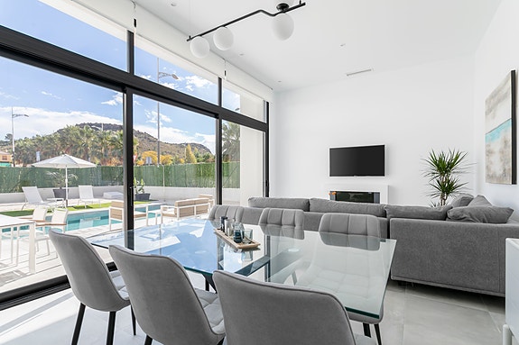 En megler med gode referanser - SPANIA1.no