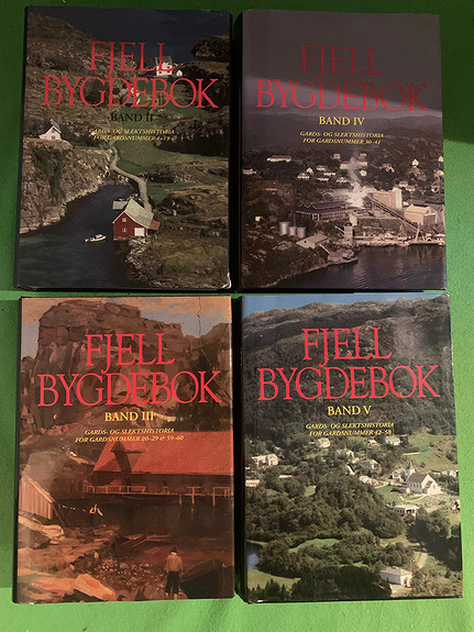 Fjell bygdebok II-V (2005-2010)
Gards- og slektshistoria for gnr. 1-60.
Bøker med vareomslag. 672 + 608 + 639 + 688 sider. Rikt illustrerte.