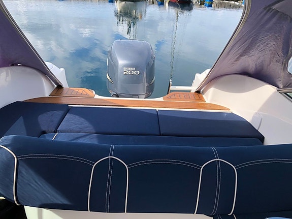 Flott familiebåt i Farsund til leie! Fra 2500,- per døgn 6 of 12
