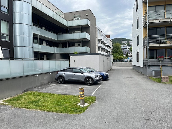 Parkeringsplass sentralt i Drammen