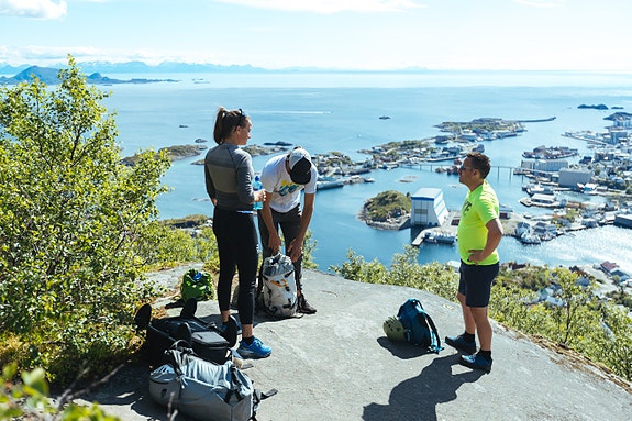 På tur opp Sherpatrappa i Svolvær; Foto: Kolltveit/Destination Lofoten
