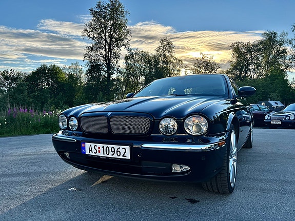 Jaguar XJ 5 of 18