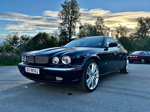 Jaguar XJ 6 of 18