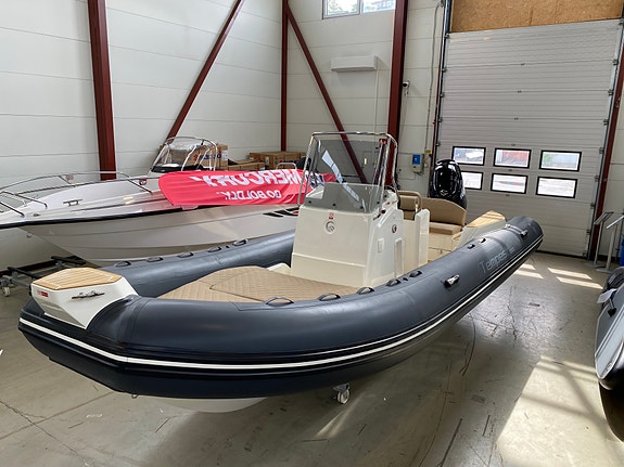 NY Capelli Tempest 650 Nordic m/ 2026 Suzuki 150 APX