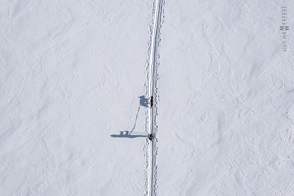 Veien fra byen til skisporet er ikke lang