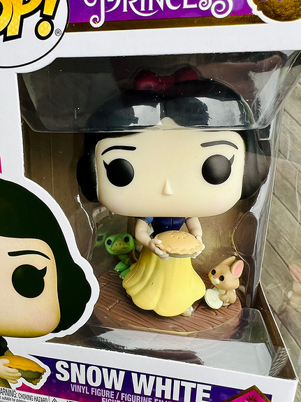 Funko POP! Disney: Ultimate Princess- Snow White Figure