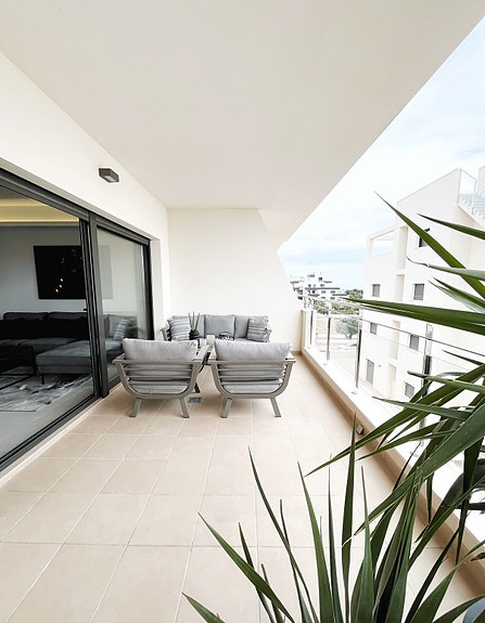 En megler med gode referanser - SPANIA1.no