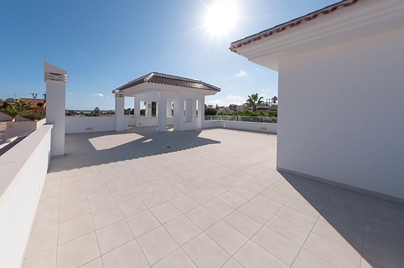 En megler med gode referanser -  SPANIA1.no