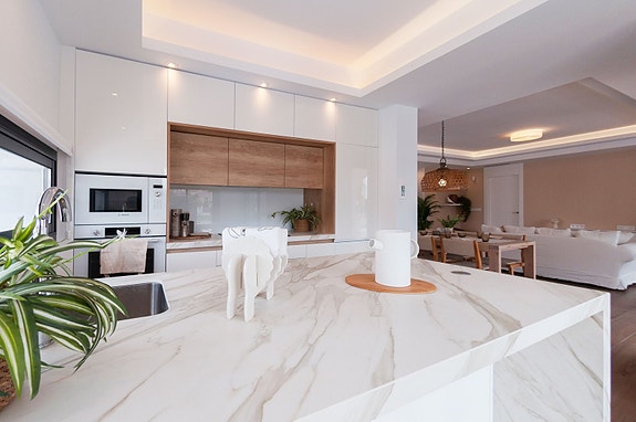 En megler med gode referanser -  SPANIA1.no