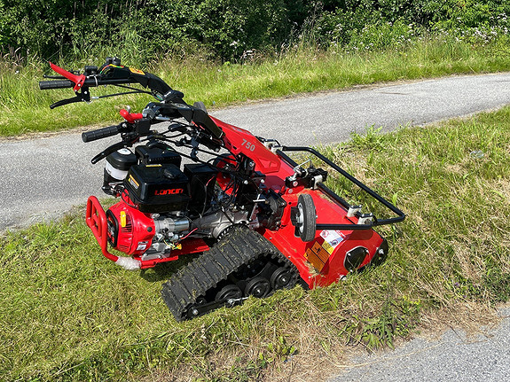 Se all utstyr 8i1 tohjuls traktor www.agro.wee.no