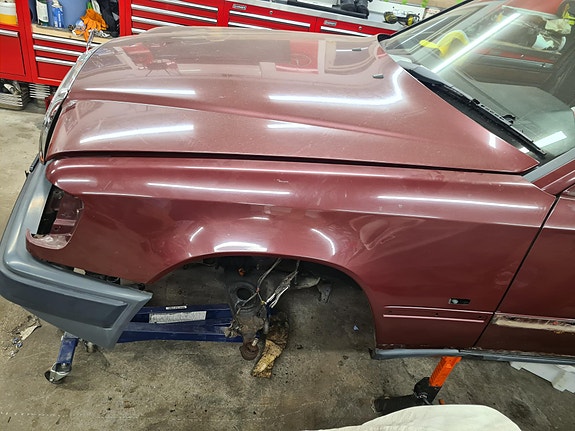 Mercedes-Benz E230 11 of 18