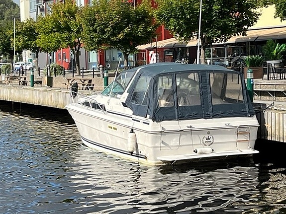 Sea Ray 340 Express Cruiser    MONA 3 of 5