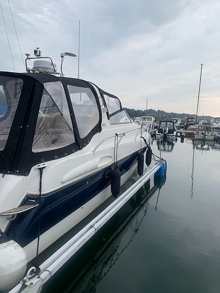 Romslig cabincruiser med fem faste køyeplasser - perfekt familiebåt! 3 of 5