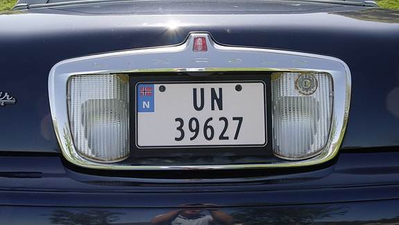 Lincoln Town Car 26 of 30