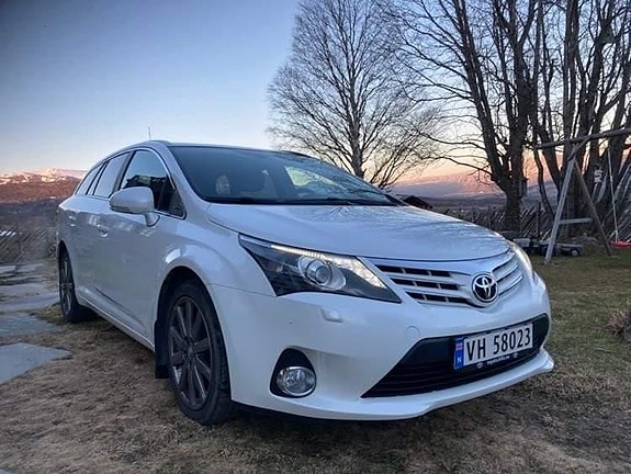 Toyota Avensis 3 of 5