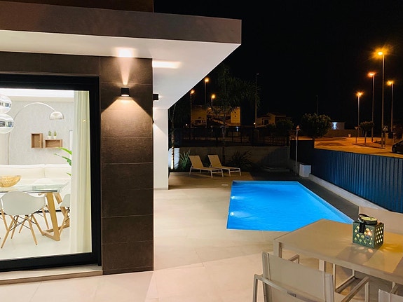 En megler med gode referanser -  SPANIA1.no