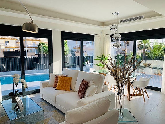 En megler med gode referanser -  SPANIA1.no