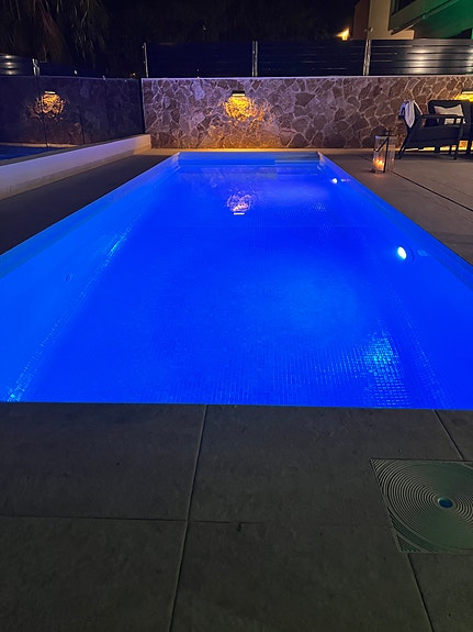 Velg favoritt-farge på basseng