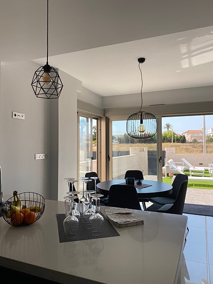 En megler med gode referanser - SPANIA1.no