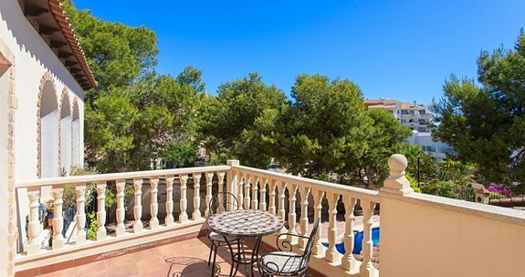 En megler med gode referanser - SPANIA1.no