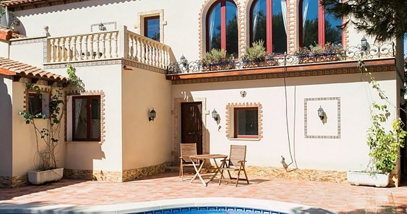 En megler med gode referanser - SPANIA1.no