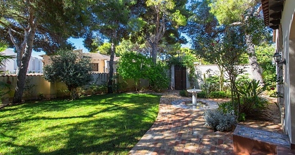 En megler med gode referanser - SPANIA1.no