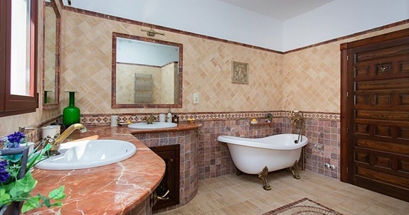 En megler med gode referanser - SPANIA1.no