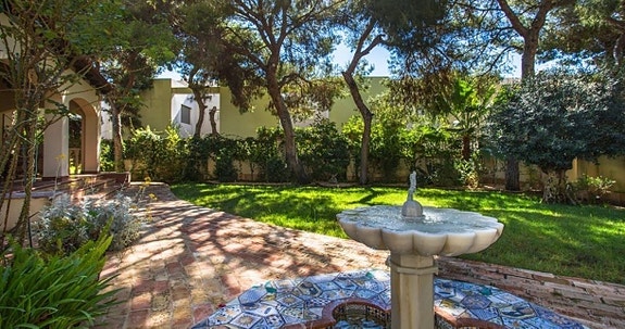 En megler med gode referanser - SPANIA1.no