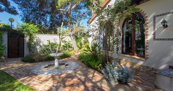 En megler med gode referanser - SPANIA1.no