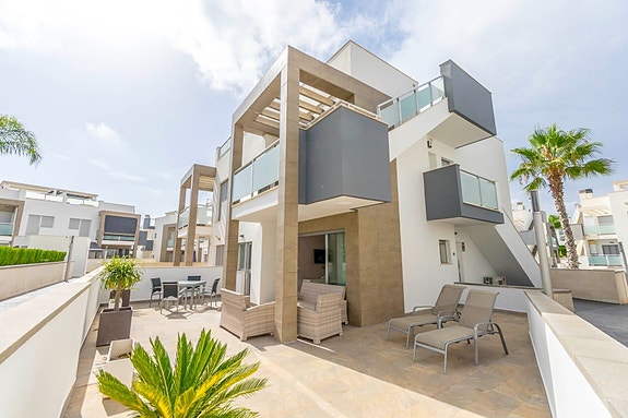 En megler med gode referanser - SPANIA1.no