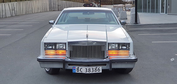Oldsmobile 3 of 5