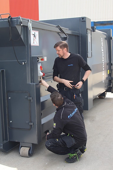 Arbeid på komprimatorer er en stor del av hverdagen