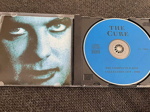 CD The Cure The Complete B side Collection 1979 1989 FINN torget