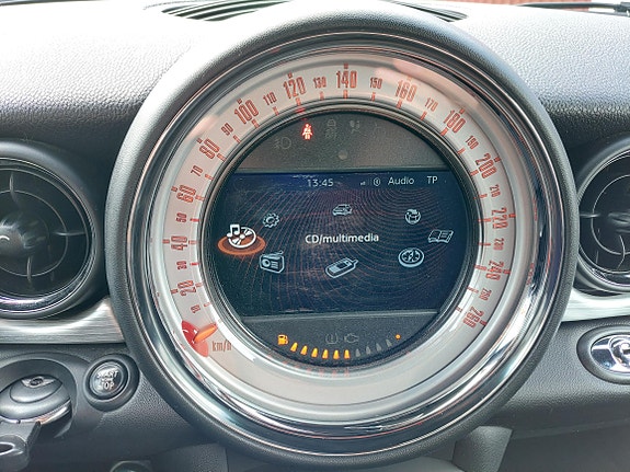 MINI Cooper 15 of 22