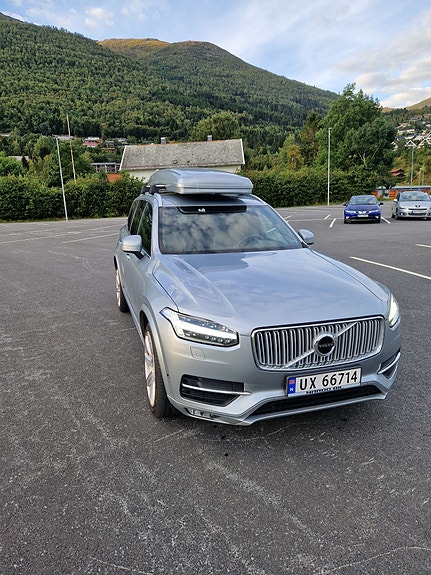 Volvo XC90 3 of 5