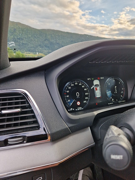 Volvo XC90 6 of 9