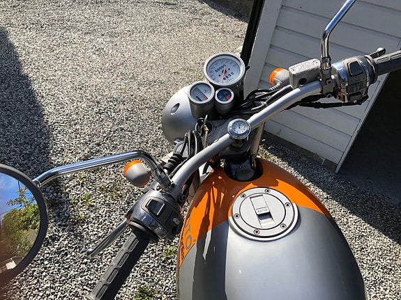 Aprilia Moto 6.5 by Philippe Starck 8 of 11