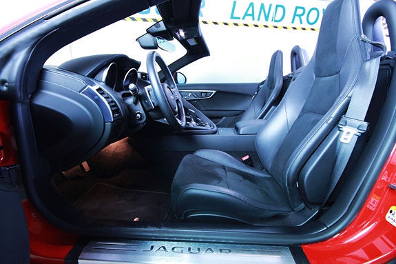 Jaguar F-TYPE 16 of 24